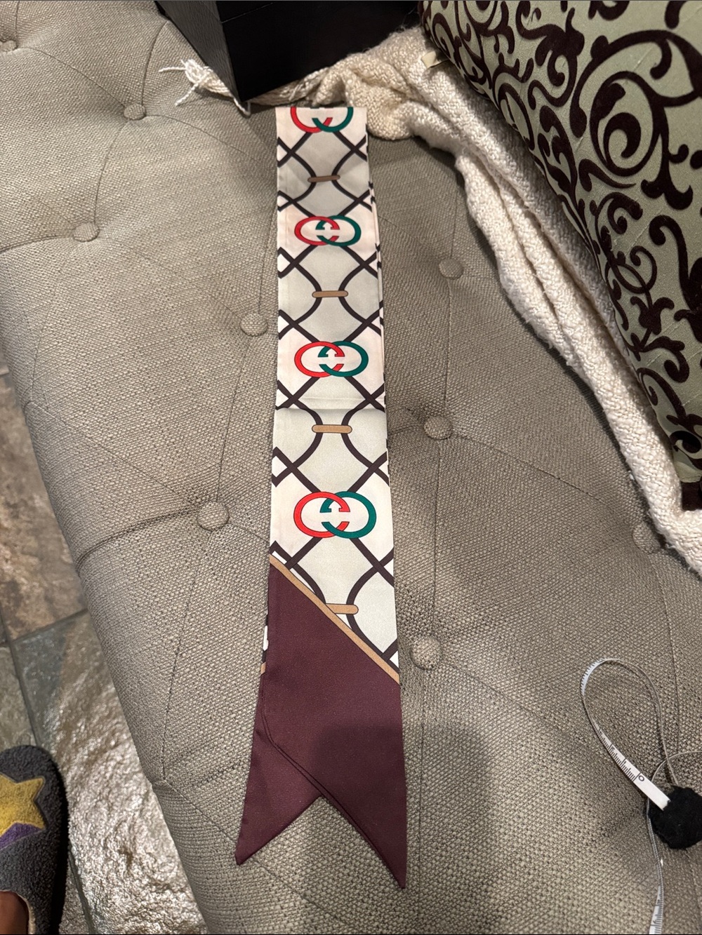 NEW Gucci 100% Silk Twillie Scarf Tie - Picture 3 of 11